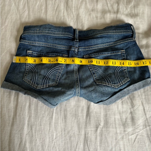 Hollister low rise denim shorts size 3 w26 - Picture 4 of 8